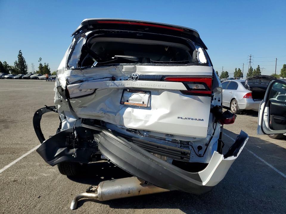 Photo 6 from auction – 2026 TOYOTA GRAND HIGHLANDER with VIN 5TDAAAB55TS138828