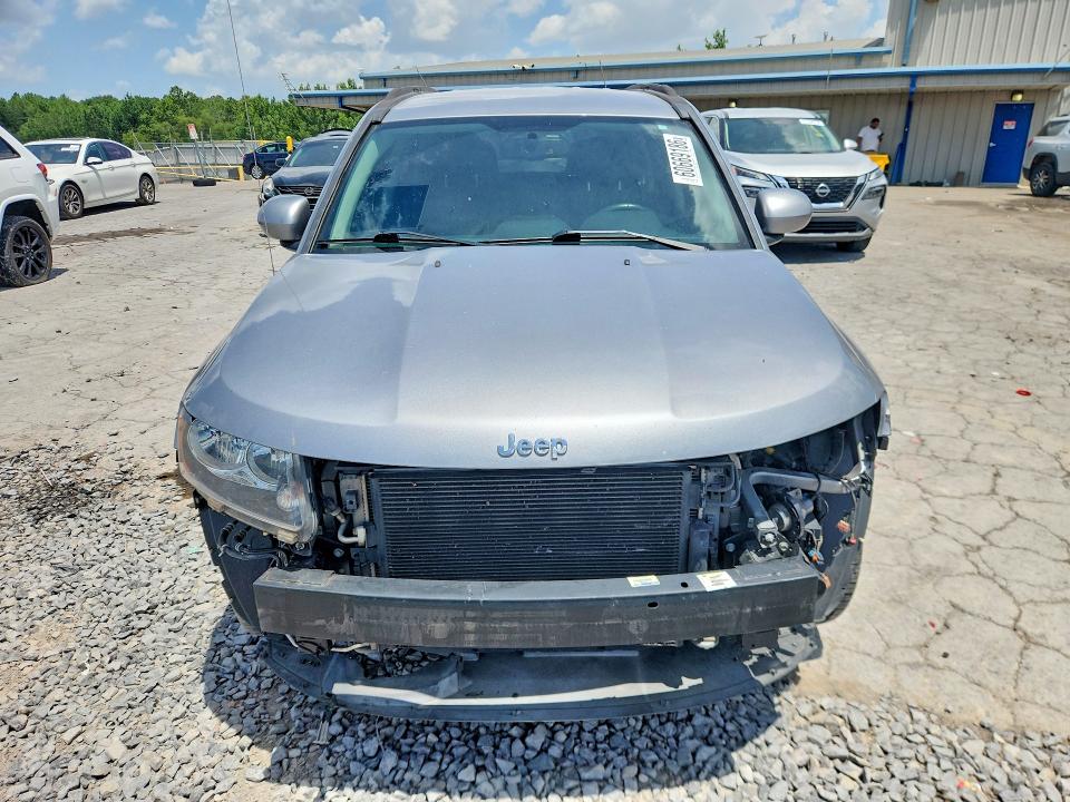 Photo 5 from auction – 2017 JEEP COMPASS with VIN 1C4NJDEBXHD191483