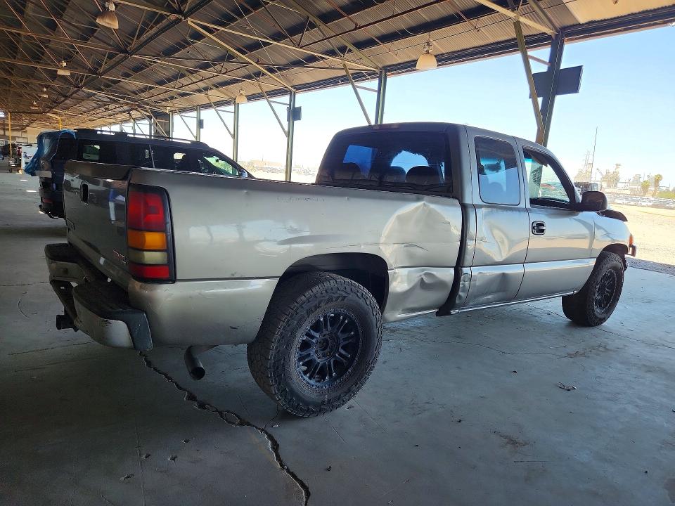Photo 3 from auction – 2006 GMC NEW SIERRA with VIN 1GTEC19XX6Z263152