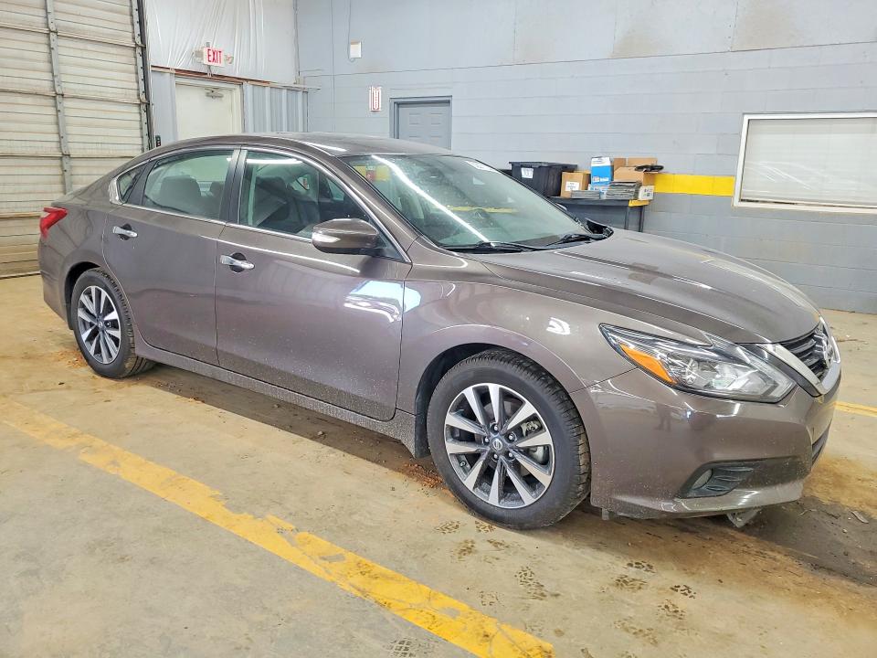 Photo 4 from auction – 2017 NISSAN ALTIMA with VIN 1N4AL3AP8HC245847
