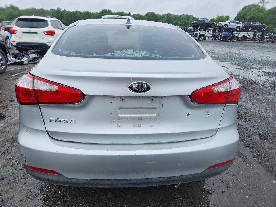 Фото 6 с аукциона – 2014 KIA FORTE с VIN KNAFK4A6XE5071826