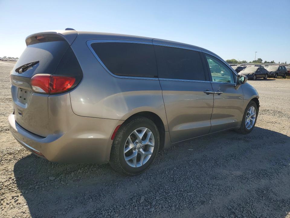 Photo 3 from auction – 2018 CHRYSLER PACIFICA with VIN 2C4RC1FG1JR292757