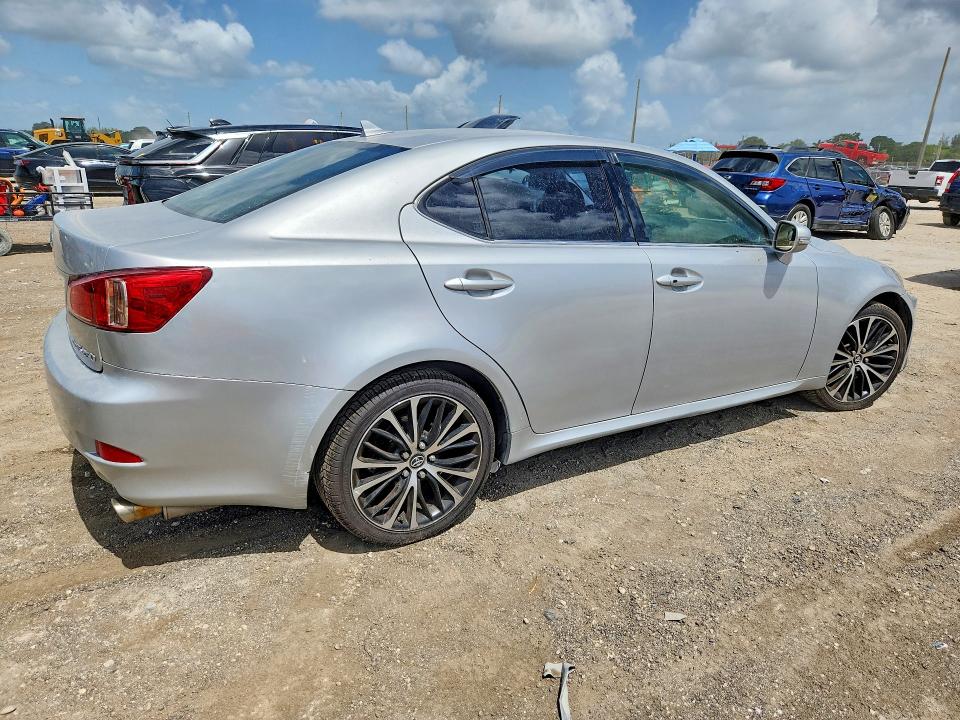 Photo 3 from auction – 2012 LEXUS IS 250 with VIN JTHCF5C27C5059428