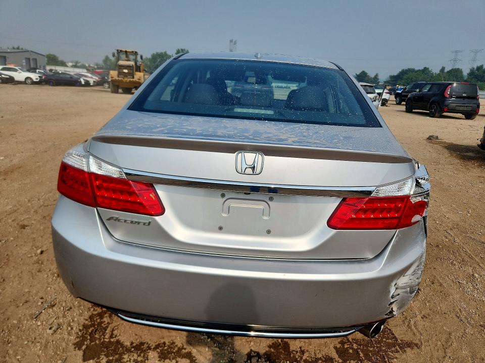 Photo 6 from auction – 2015 HONDA ACCORD with VIN 1HGCR2F80FA023066