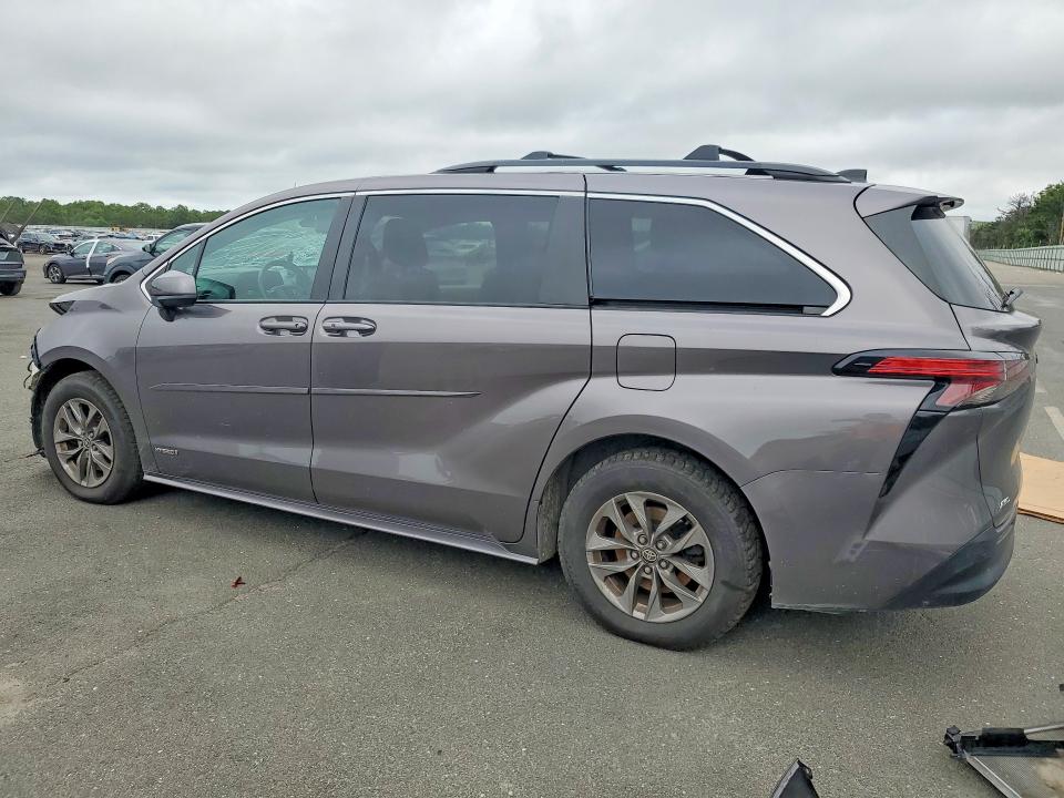 صورة رقم 2 من المزاد - 2021 TOYOTA SIENNA مع VIN 5TDKSKFC5MS032025