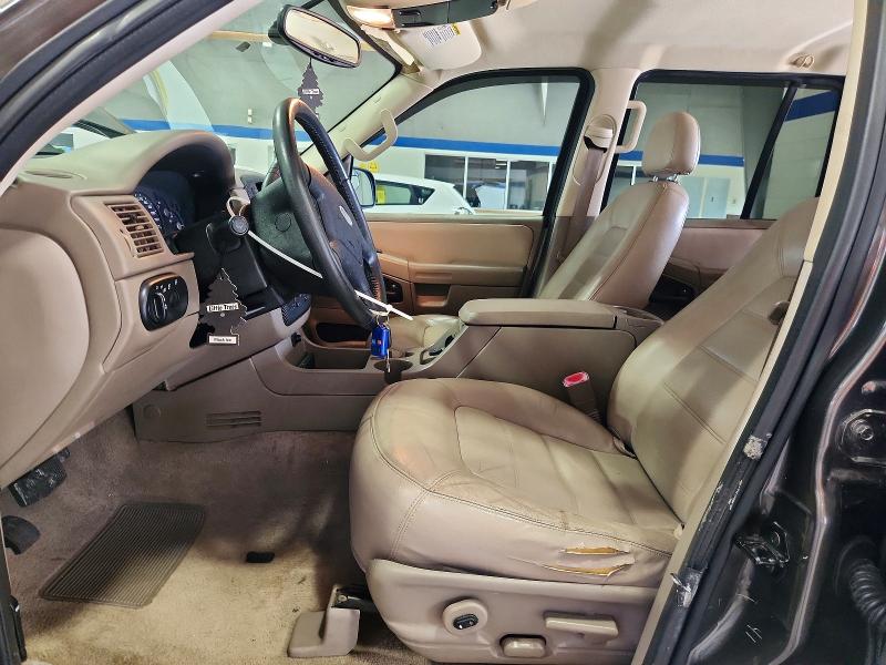 Photo 7 from auction – 2005 FORD EXPLORER with VIN 1FMZU73W05UA14805
