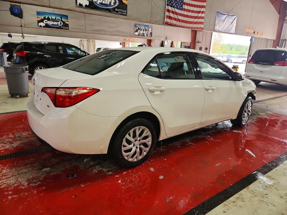 Photo 3 from auction – 2018 TOYOTA COROLLA with VIN 5YFBURHE0JP790165