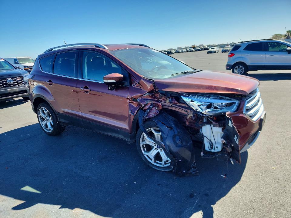 Photo 4 from auction – 2018 FORD ESCAPE with VIN 1FMCU9J97JUA56994