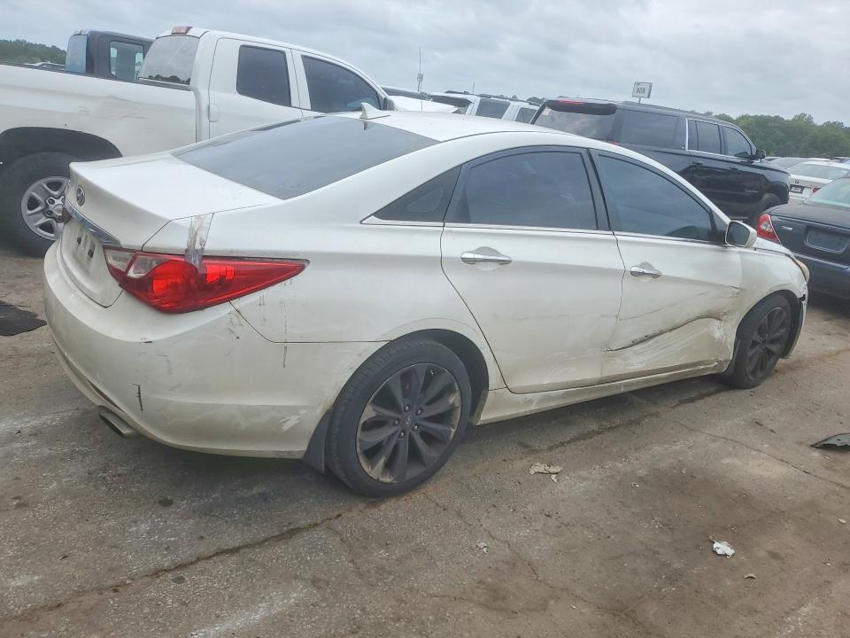 Фото 3 с аукциона – 2011 HYUNDAI SONATA с VIN 5NPEC4AC6BH105399