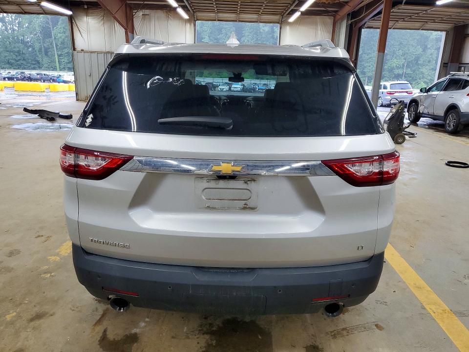 Photo 6 from auction – 2018 CHEVROLET TRAVERSE with VIN 1GNERHKW1JJ105290