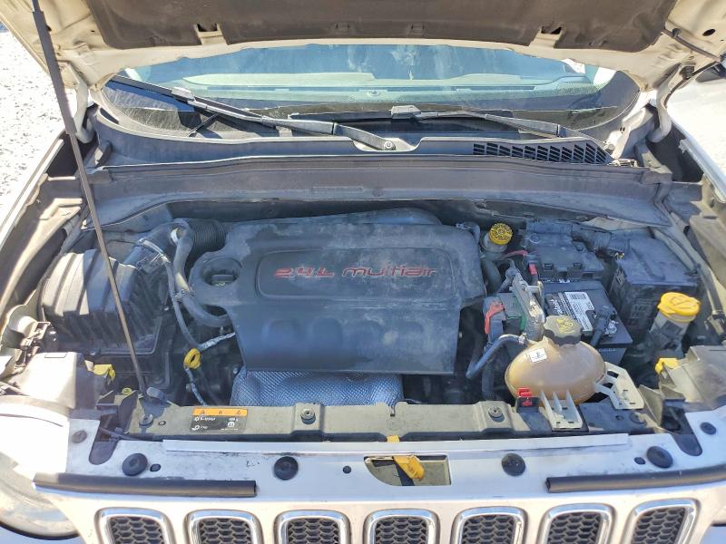 Photo 11 from auction – 2017 JEEP RENEGADE with VIN ZACCJADB2HPF67960