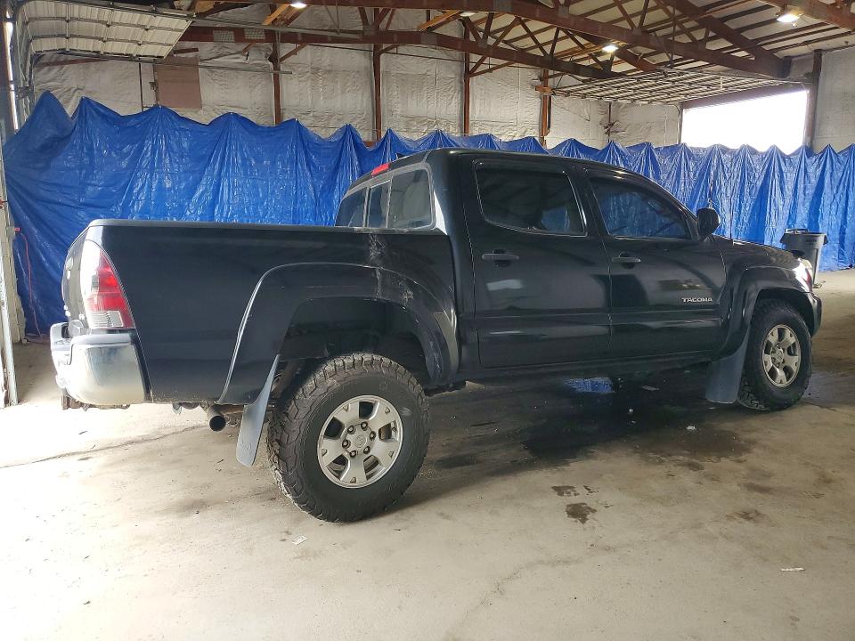 Photo 3 from auction – 2015 TOYOTA TACOMA with VIN 3TMLU4EN9FM167900