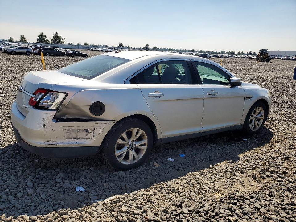 Photo 3 from auction – 2010 FORD TAURUS with VIN 1FAHP2HW6AG107636