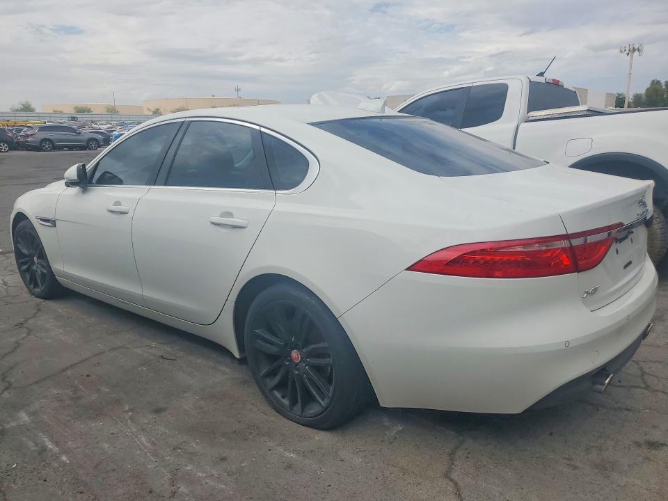 Photo 2 from auction – 2016 JAGUAR XF with VIN SAJBE4BV8GCY13557