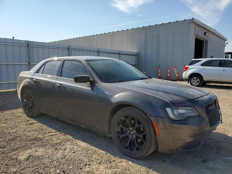 Zdjęcie 4 z aukcji – 2019 CHRYSLER 300 z VIN 2C3CCAAG8KH679332