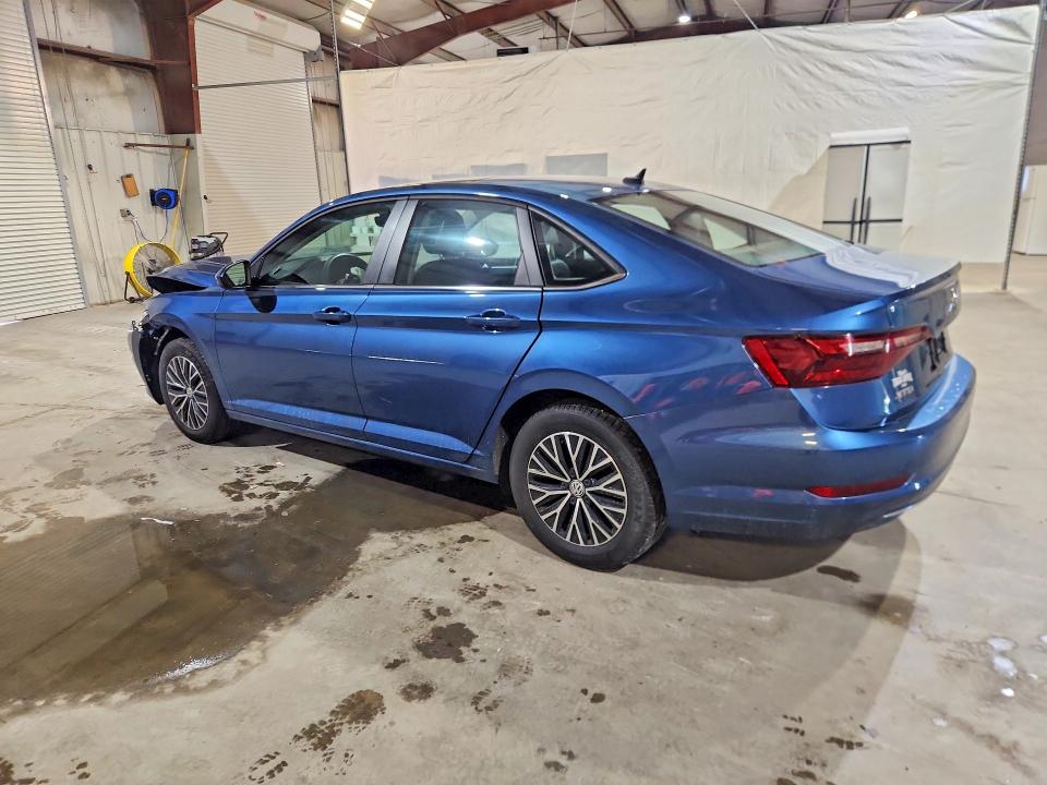 Photo 2 from auction – 2020 VOLKSWAGEN JETTA with VIN 3VWCB7BU8LM034458