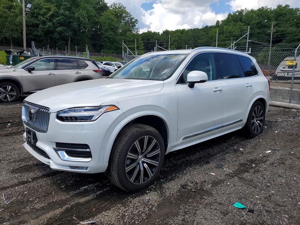 2023 VOLVO XC90