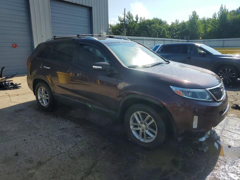 Photo 4 from auction – 2014 KIA SORENTO with VIN 5XYKT4A63EG472544