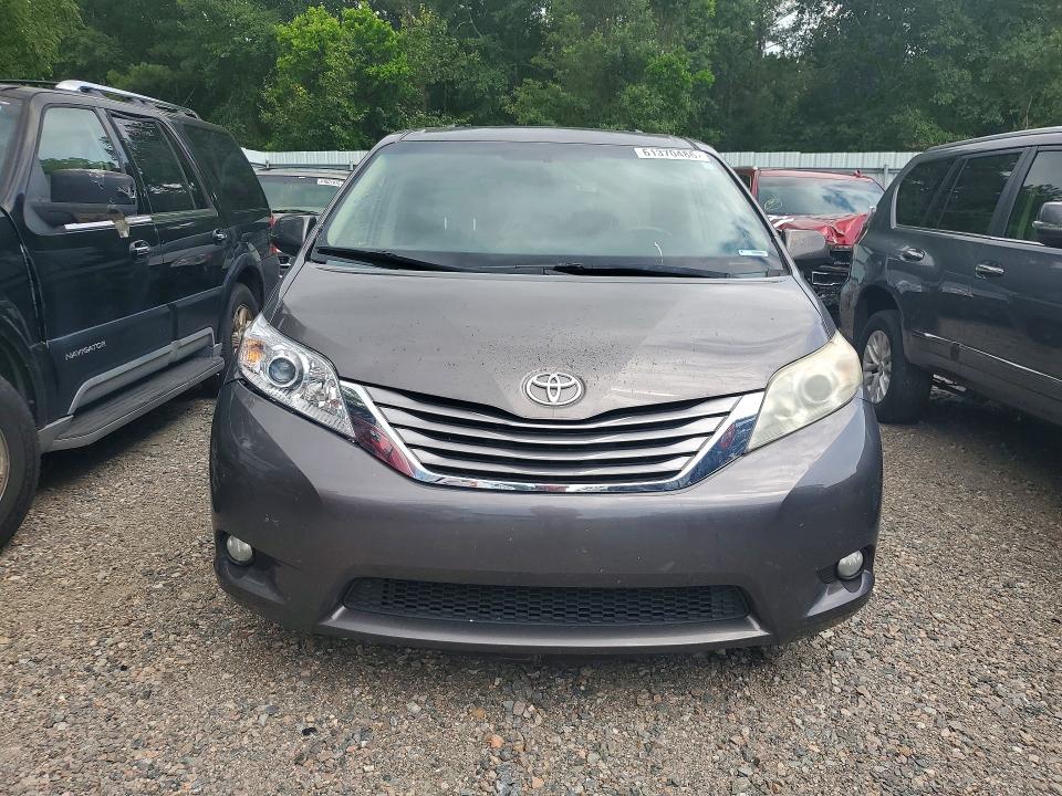 Photo 5 from auction – 2015 TOYOTA SIENNA with VIN 5TDYK3DC3FS556277