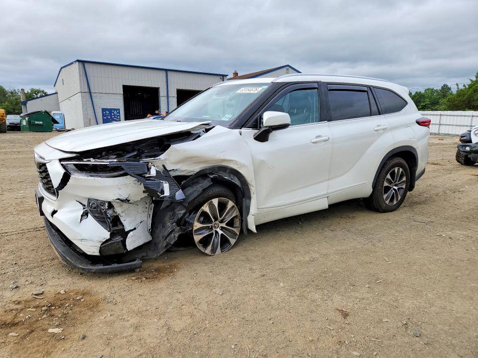 TOYOTA HIGHLANDER 2021 with VIN 5TDGZRBH0MS128561 - Photo from auction
