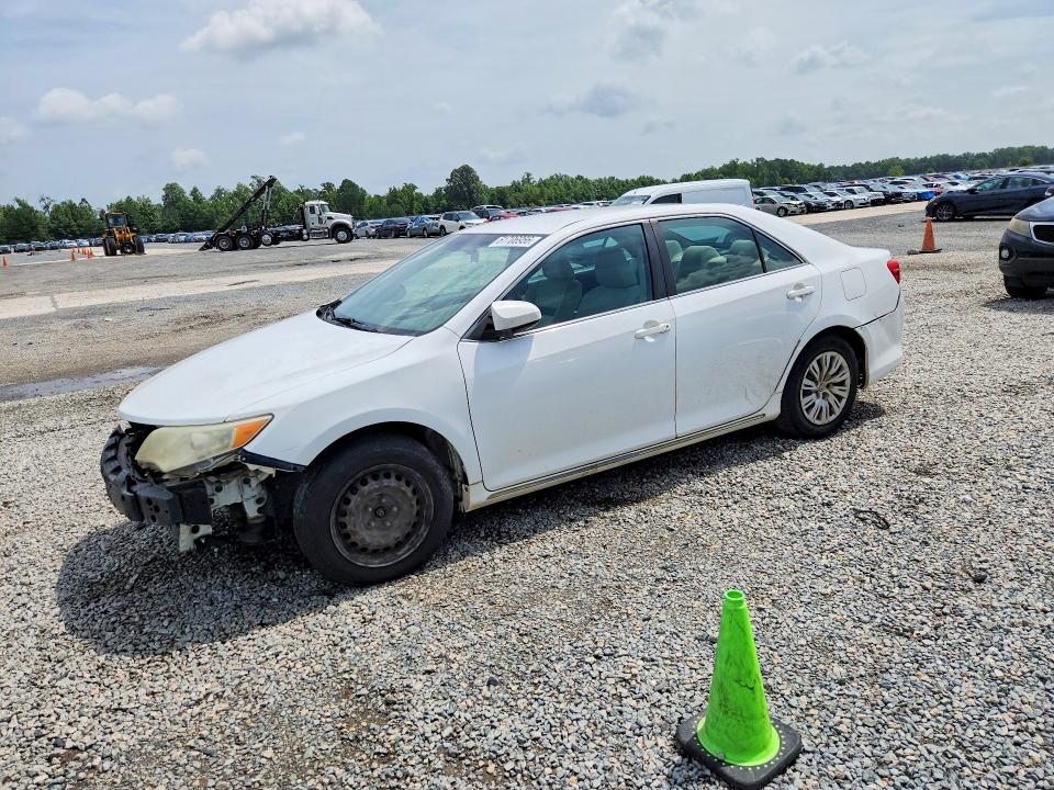 2014 TOYOTA CAMRY - Търг №61706956
