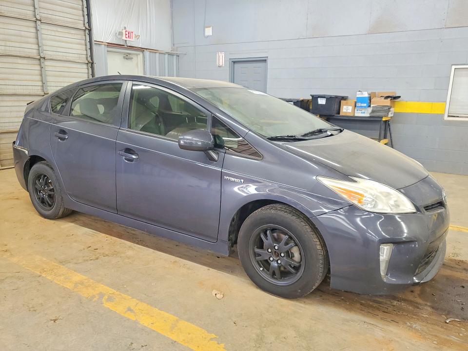 Photo 4 from auction – 2014 TOYOTA PRIUS with VIN JTDKN3DU8E0389521