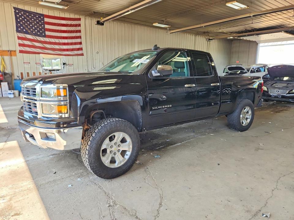 CHEVROLET SILVERADO 2015 with VIN 1GCVKREC9FZ310319 - Photo from auction