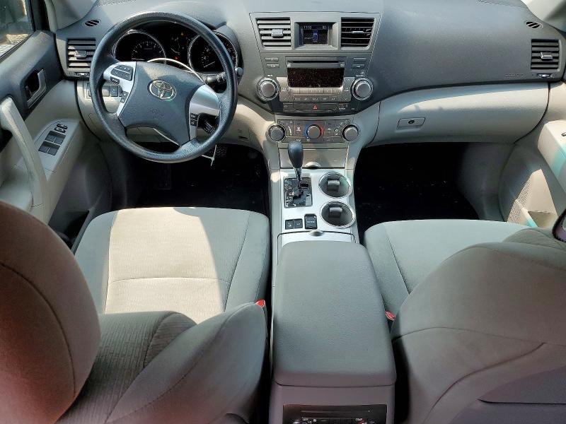 Photo 8 from auction – 2012 TOYOTA HIGHLANDER with VIN 5TDBK3EH1CS131166
