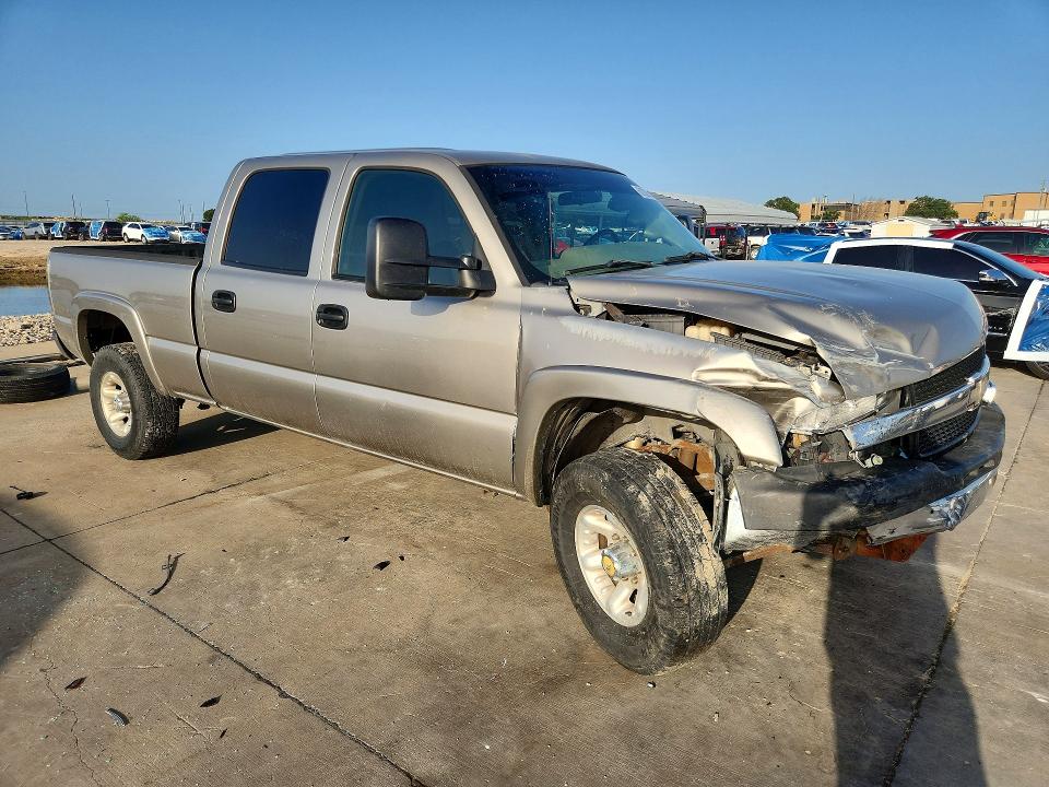Photo 4 from auction – 2002 CHEVROLET SILVERADO with VIN 1GCHC23102F216103