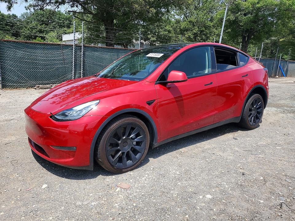 TESLA MODEL Y 2022 with VIN 7SAYGDEE1NA019174 - Photo from auction