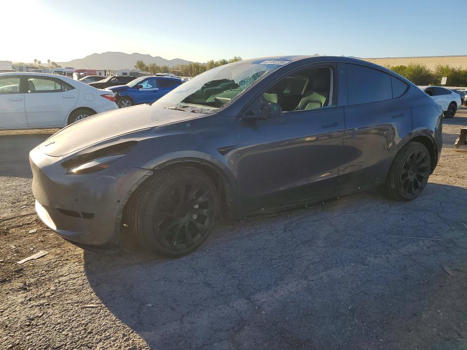 TESLA MODEL Y 2021 مع رقم تعريف المركبة 5YJYGDEE3MF278182 - صورة من المزاد