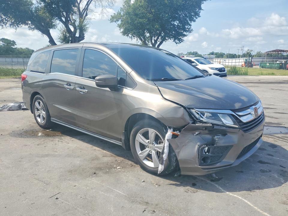 Photo 4 from auction – 2018 HONDA ODYSSEY with VIN 5FNRL6H78JB015254
