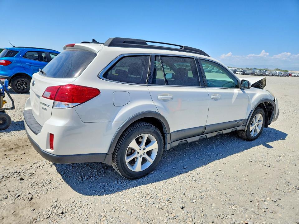 Photo 3 from auction – 2013 SUBARU OUTBACK with VIN 4S4BRDLC9D2323772