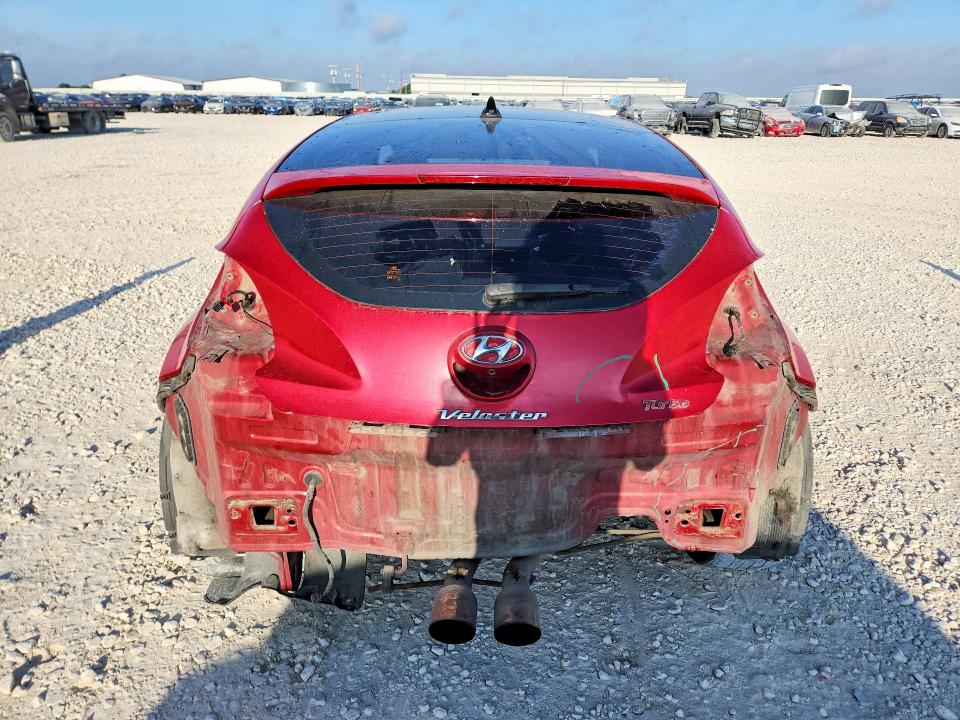 Photo 6 from auction – 2016 HYUNDAI VELOSTER with VIN KMHTC6AE6GU280071