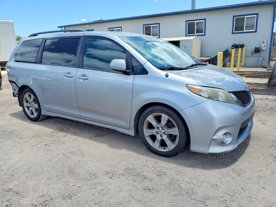 Photo 4 from auction – 2012 TOYOTA SIENNA with VIN 5TDXK3DC3CS249795