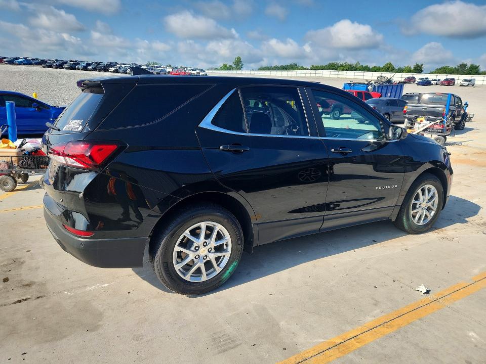 Photo 3 from auction – 2024 CHEVROLET EQUINOX with VIN 3GNAXKEG2RL323491