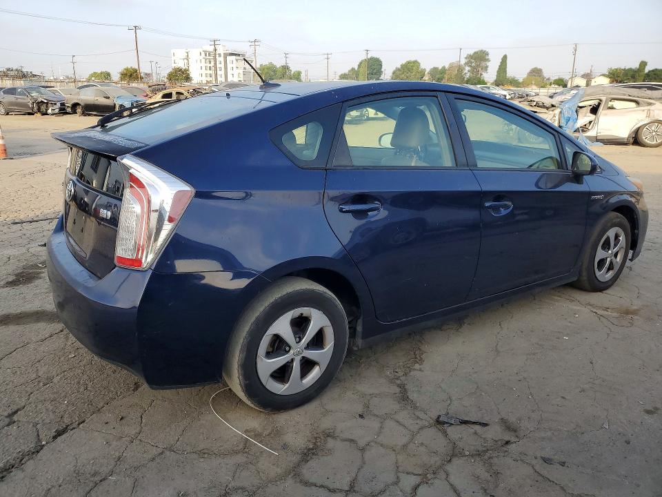 Photo 3 from auction – 2013 TOYOTA PRIUS with VIN JTDKN3DU8D0346117