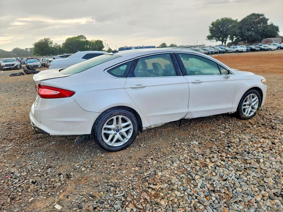 Снимка 3 от търг – 2016 FORD FUSION с VIN 3FA6P0HD6GR376182