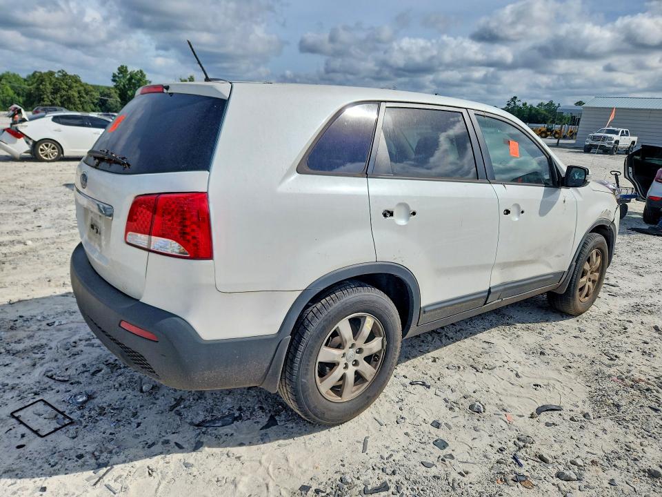 Photo 3 from auction – 2012 KIA SORENTO with VIN 5XYKT3A17CG240248