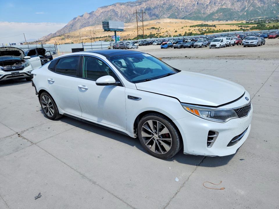 Photo 4 from auction – 2016 KIA OPTIMA with VIN 5XXGW4L20GG079602