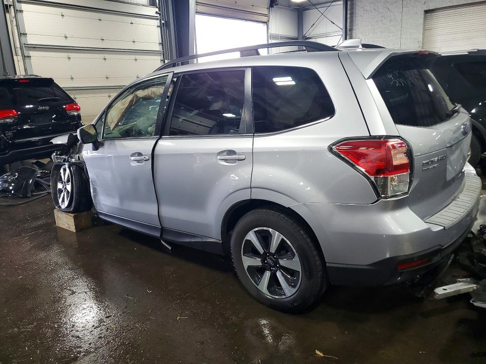 Photo 2 from auction – 2018 SUBARU FORESTER with VIN JF2SJARC3JH419246