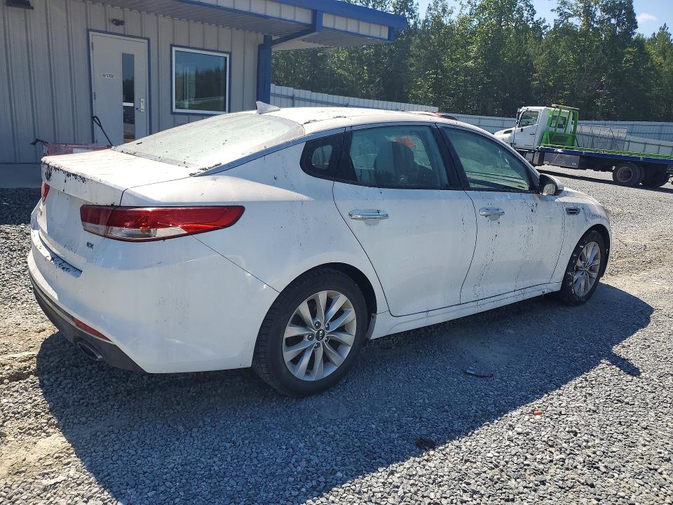 Photo 3 from auction – 2016 KIA OPTIMA with VIN 5XXGU4L35GG080842