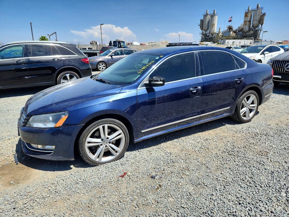 2015 VOLKSWAGEN PASSAT
