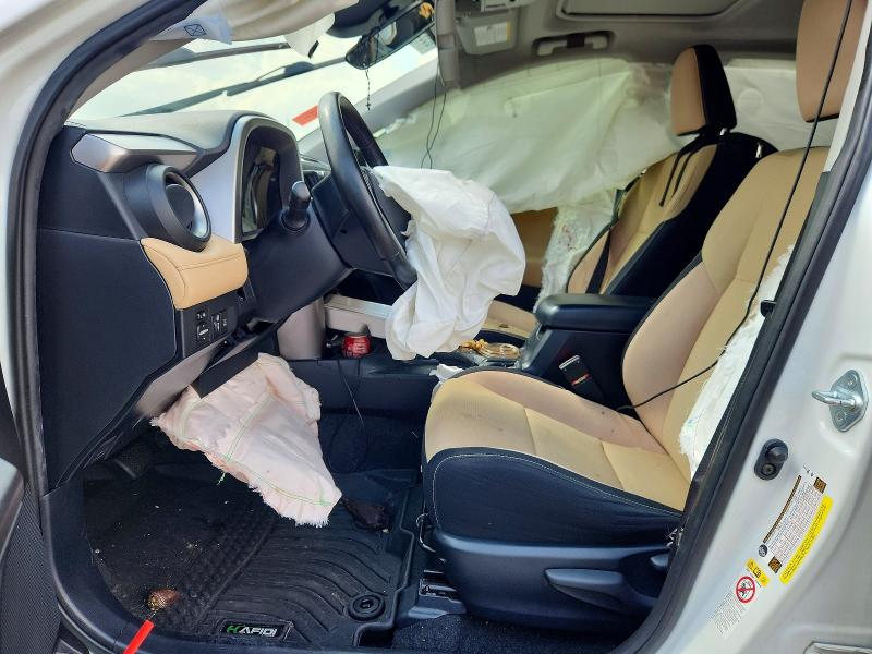 Photo 7 from auction – 2018 TOYOTA RAV4 with VIN JTMWFREV5JJ723078