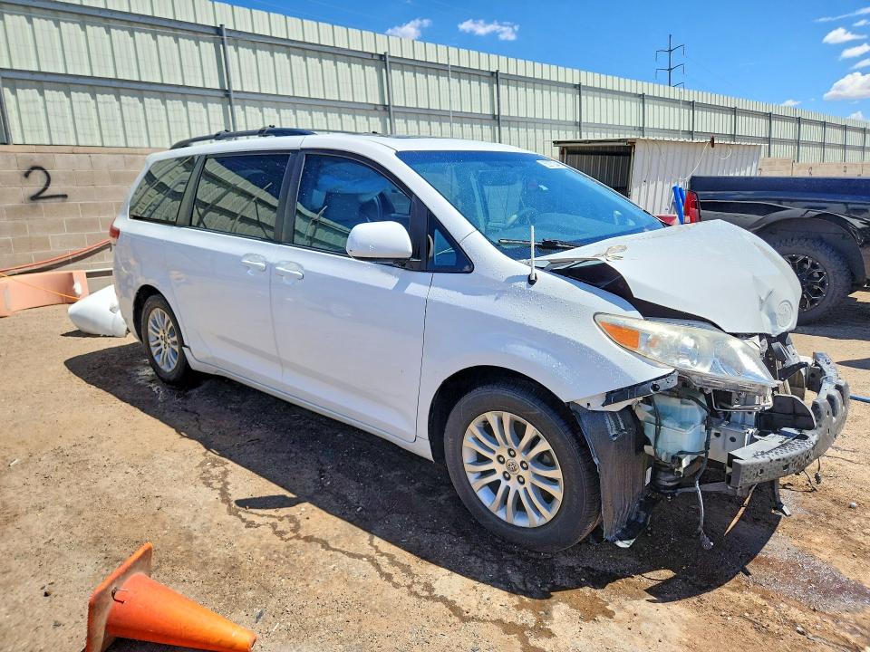 Photo 4 from auction – 2013 TOYOTA SIENNA with VIN 5TDYK3DC6DS385781