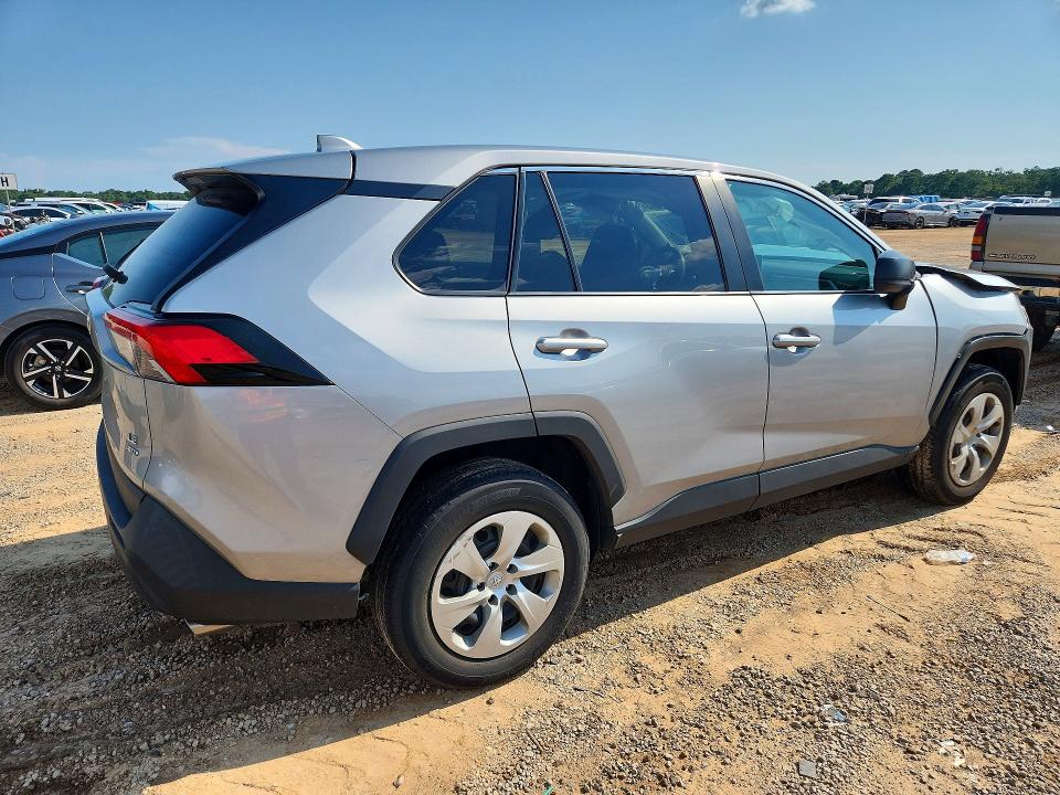 Photo 3 from auction – 2022 TOYOTA RAV4 with VIN 2T3F1RFV2NW263365