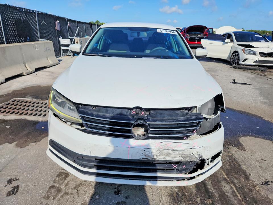 Photo 5 from auction – 2017 VOLKSWAGEN JETTA with VIN 3VW2B7AJ1HM352996