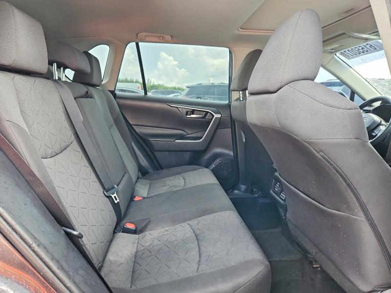 Photo 10 from auction – 2020 TOYOTA RAV4 with VIN 2T3W1RFV2LC066078