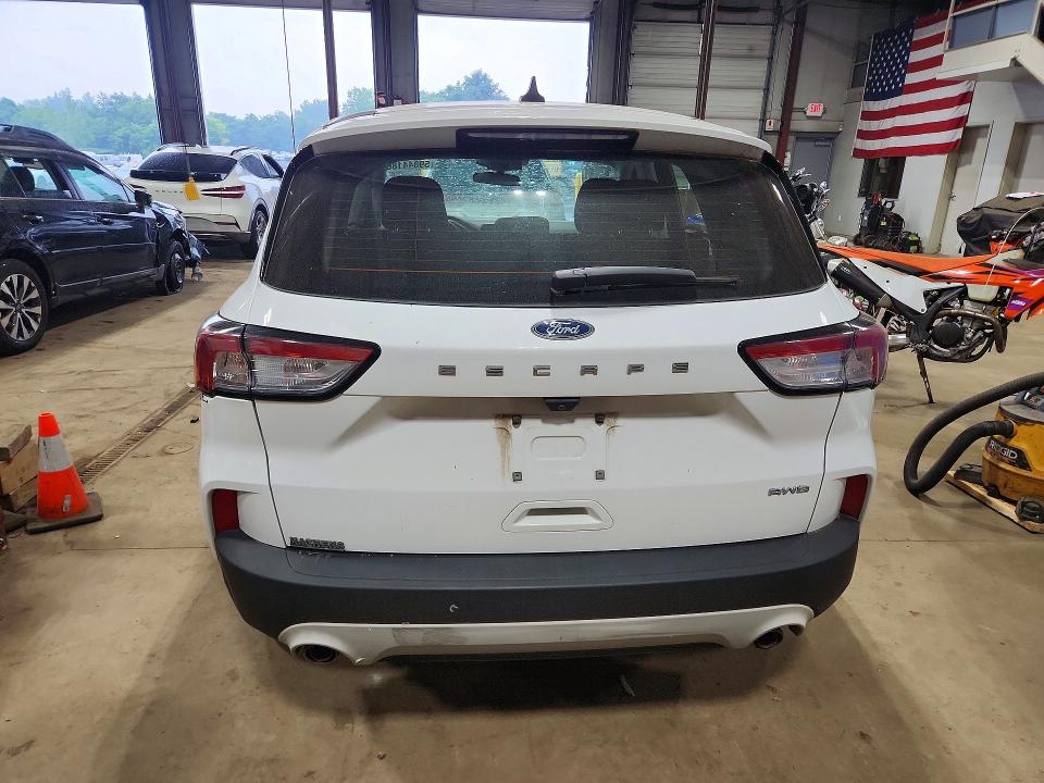 Photo 6 from auction – 2021 FORD ESCAPE with VIN 1FMCU9F65MUA68001