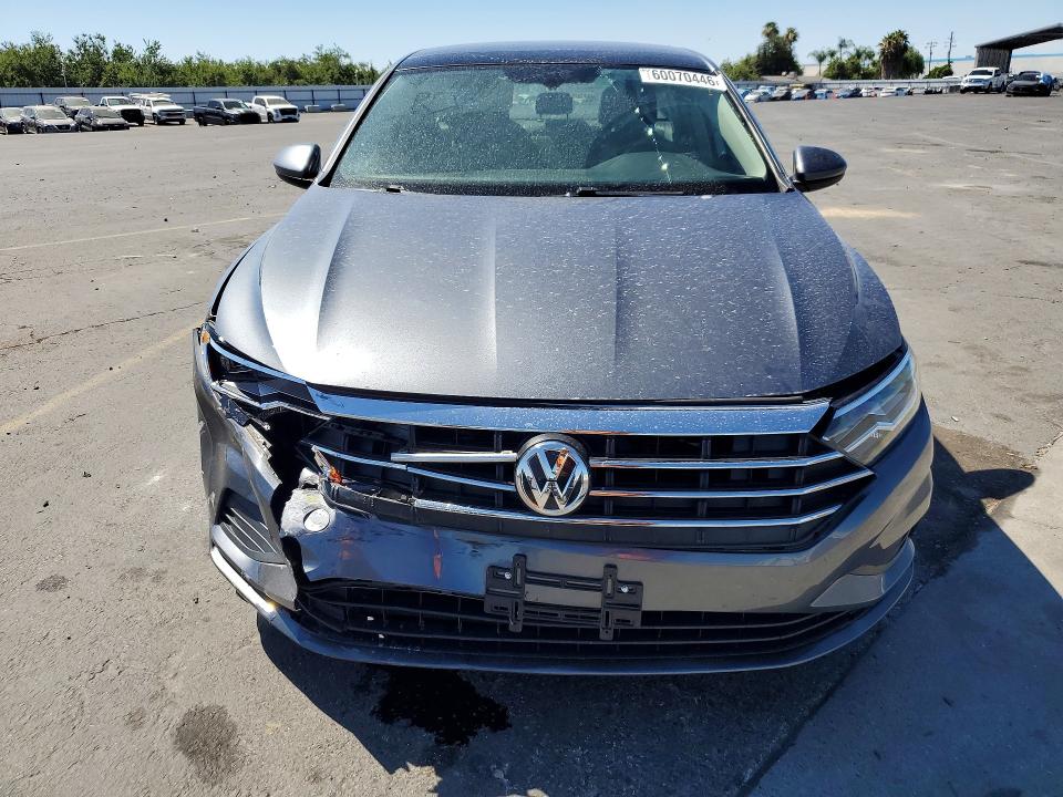 Photo 5 from auction – 2019 VOLKSWAGEN JETTA with VIN 3VWCB7BU1KM191781